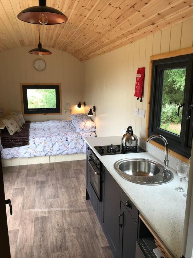 טונטון Sunset Shepherds Hut מראה חיצוני תמונה